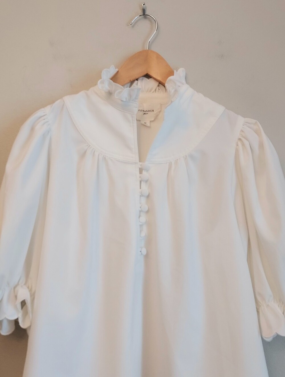 Tuckernuck Pomander Place White Selena Short Puff Sleeve Blouse Size Medium - Picture 9 of 15